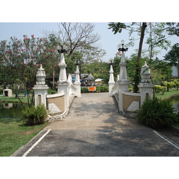 รูปถ่าย ไทย(Thailand) เชียงใหม่(Chiang Mai) ข้างในคุเมืองเชียงใหม่(Inside Canal) สวนบวกหาด(Buak Had Park) 2006-04 8
