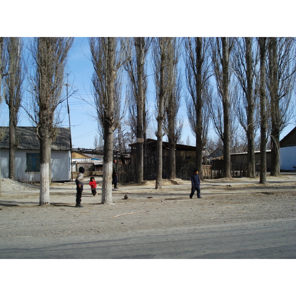 รูปถ่าย คาซัคสถาน(Kazakhstan) ถนนจากอัลมาตีไปหุบผาชารึน(Almaty to Charyn Canyon road) 2007-03 60