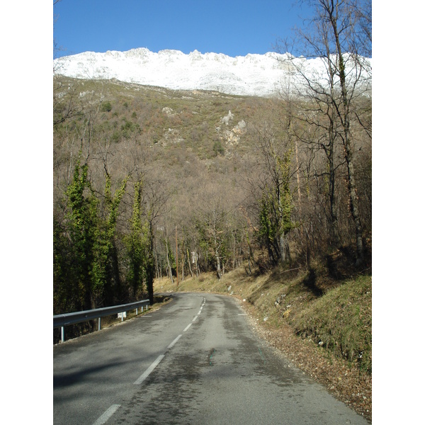 รูปถ่าย ฝรั่งเศส(France) ถนนจากกูร์เซกูลไปเกรโอลีแยร์-เล-เนจ(Coursegoule to Greolieres les neiges road) 2007-01 113
