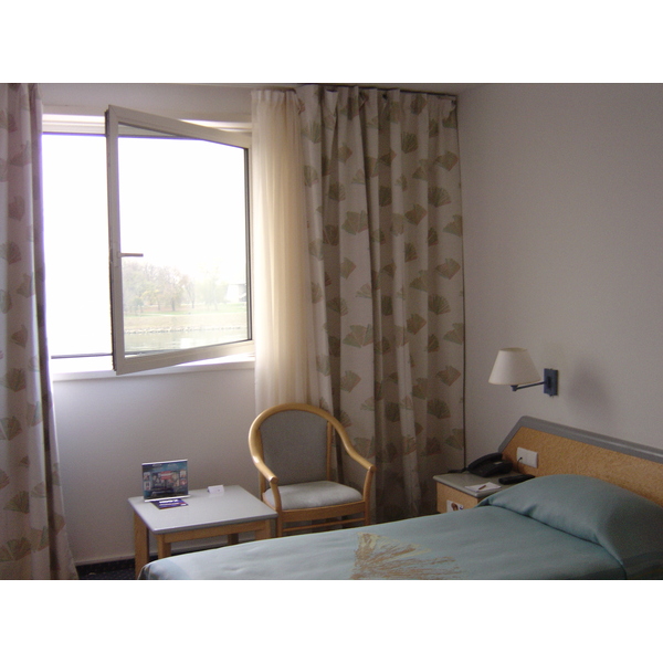 รูปถ่าย สโลวะเกีย(Slovakia) บราทิสลาวา(Bratislava) โรงแรมดานูบ(Danube Hotel) 2004-11 6