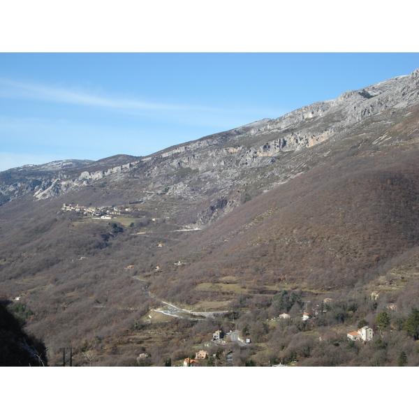 รูปถ่าย ฝรั่งเศส(France) ถนนจากกูร์เซกูลไปเกรโอลีแยร์-เล-เนจ(Coursegoule to Greolieres les neiges road) 2007-01 82