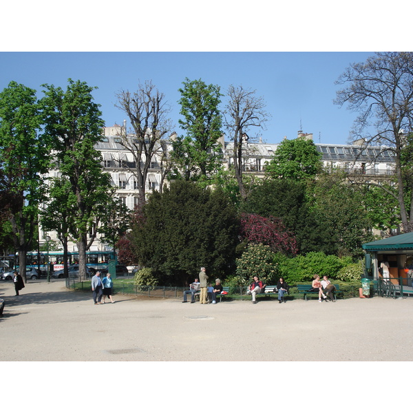 รูปถ่าย ฝรั่งเศส(France) ปารีส(Paris) ช็องเซลีเซ(Champs Elysees) 2006-04 3