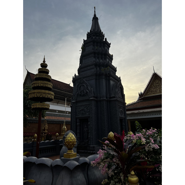 รูปถ่าย กัมพูชา(Cambodia) เสียมราฐ(Siem Reap) วัดพระพรหมรัตน์(Wat Preah Prom Rath) 2023-01 9