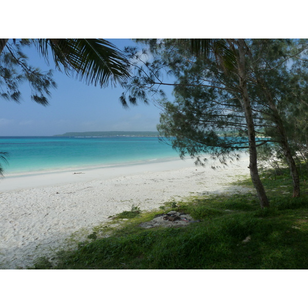 รูปถ่าย นิวแคลิโดเนีย(New Caledonia) เกาะลีฟู(Lifou) อ่าวชาโตบรีย็อง(Chateaubriand Bay) 2010-05 101