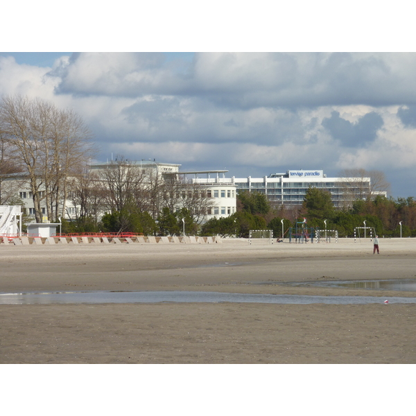 รูปถ่าย เอสโตเนีย(Estonia) แพร์นู(Parnu) 2009-04 39
