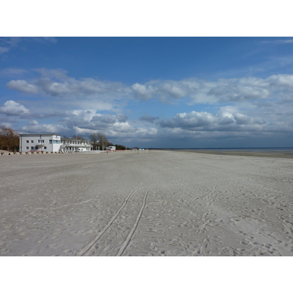 รูปถ่าย เอสโตเนีย(Estonia) แพร์นู(Parnu) 2009-04 6