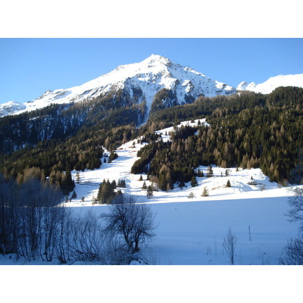 รูปถ่าย สวิสเซอร์แลนด์(Switzerland) ถนนจากคูร์ไปเซนต์มอริตซ์(Chur to St Moritz Road) 2007-01 15