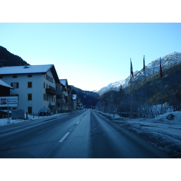 รูปถ่าย สวิสเซอร์แลนด์(Switzerland) ถนนจากคูร์ไปเซนต์มอริตซ์(Chur to St Moritz Road) 2007-01 12