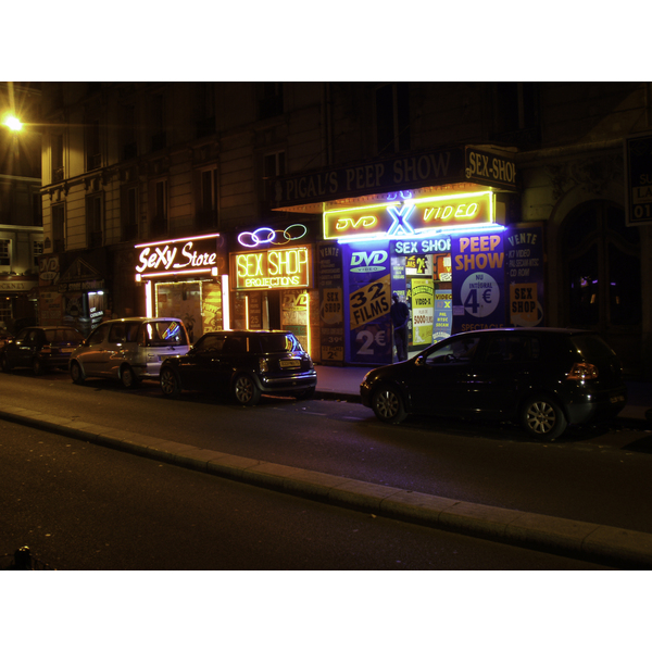 รูปถ่าย ฝรั่งเศส(France) ปารีส(Paris) ปิกาลยามค่ำคืน(Pigalle by night) 2007-07 37