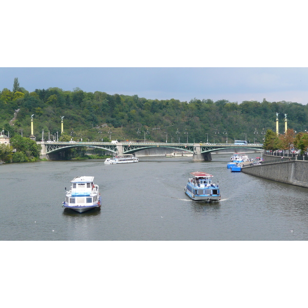 รูปถ่าย สาธารณรัฐเช็ก(Czech Republic) ปราก(Prague) แม่น้ำวัลตาวา(Vltava river) 2007-07 30
