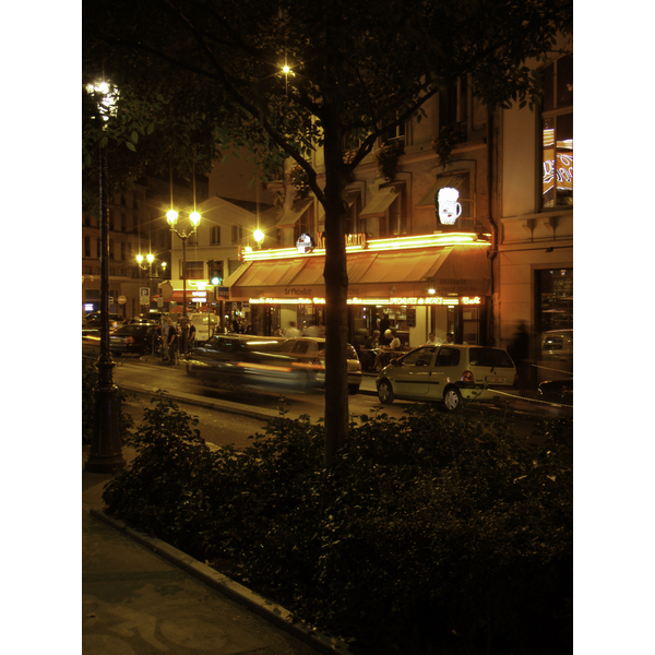 รูปถ่าย ฝรั่งเศส(France) ปารีส(Paris) ปิกาลยามค่ำคืน(Pigalle by night) 2007-07 12