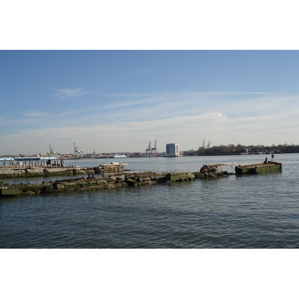 รูปถ่าย สหรัฐอเมริกา(United States) นิวยอร์ก(New York) สวน  แบตเตอรี่(Battery Park) 2006-03 34