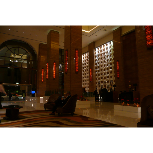 รูปถ่าย สหรัฐอาหรับเอมิเรตส์(United Arab Emirates) ดูไบ(Dubai) โรงแรมเคมพินสกี้ มอลล์ออฟดิเอมิเรตส์(Kempinski Hotel Mall of the Emirates) 2009-01 3