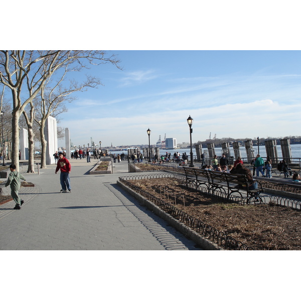 รูปถ่าย สหรัฐอเมริกา(United States) นิวยอร์ก(New York) สวน  แบตเตอรี่(Battery Park) 2006-03 0