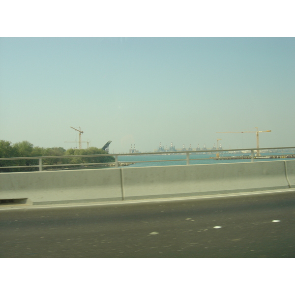 รูปถ่าย สหรัฐอาหรับเอมิเรตส์(United Arab Emirates) อาบูดาบี(Abu Dhabi) 2005-09 0