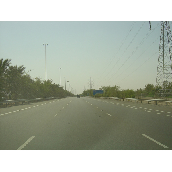 รูปถ่าย สหรัฐอาหรับเอมิเรตส์(United Arab Emirates) จากอัลเลอินไปถนนอาบูดาบี(Al Ain to Abu Dhabi Road) 2005-09 10