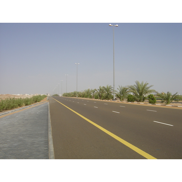 รูปถ่าย สหรัฐอาหรับเอมิเรตส์(United Arab Emirates) จากอัลเลอินไปถนนอาบูดาบี(Al Ain to Abu Dhabi Road) 2005-09 17