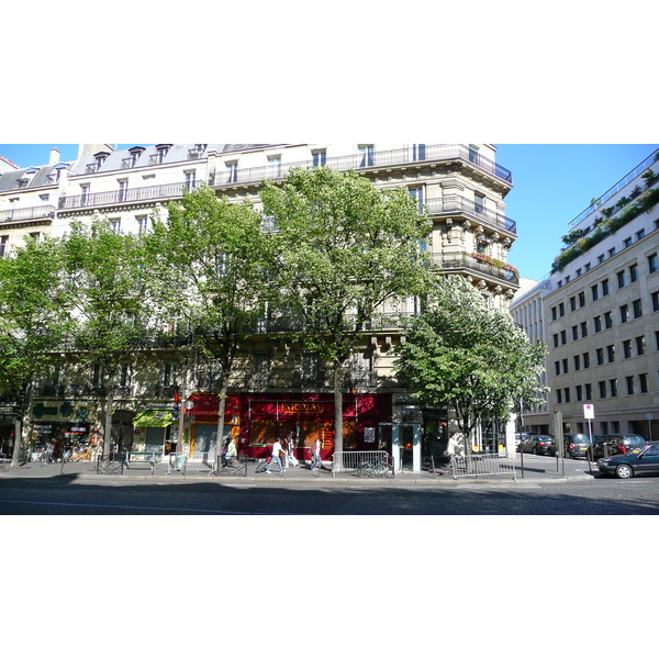 รูปถ่าย ฝรั่งเศส(France) ปารีส(Paris) คุ้มที่ 17 (17th Arrondissement) ถนนวากราม(Avenue de Wagram) 2007-05 7