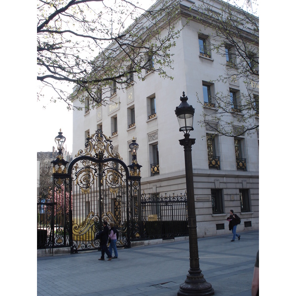 รูปถ่าย ฝรั่งเศส(France) ปารีส(Paris) ช็องเซลีเซ(Champs Elysees) 2006-04 51