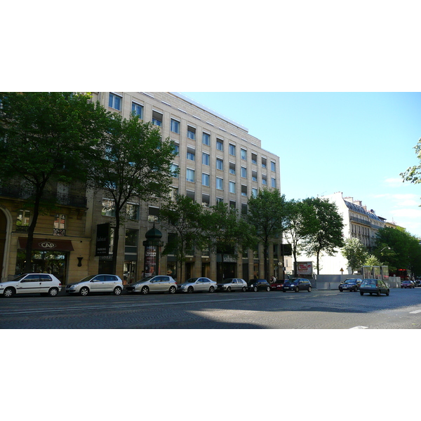 รูปถ่าย ฝรั่งเศส(France) ปารีส(Paris) คุ้มที่ 17 (17th Arrondissement) ถนนวากราม(Avenue de Wagram) 2007-05 69