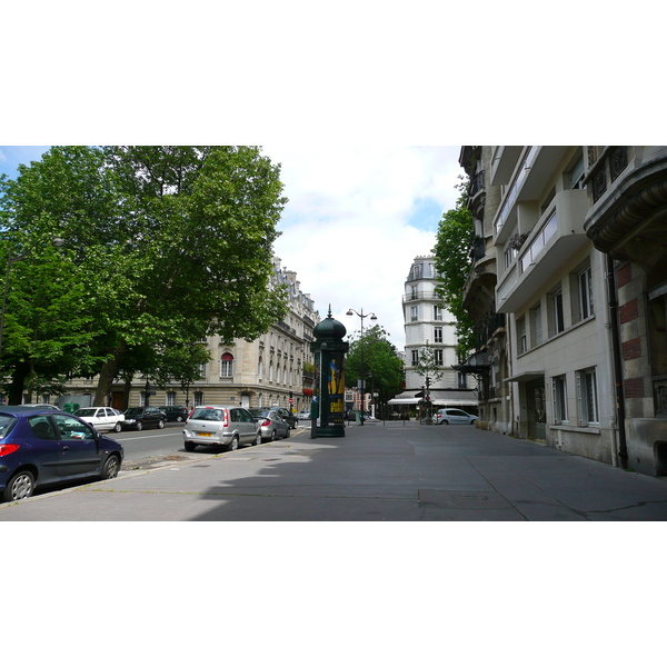 รูปถ่าย ฝรั่งเศส(France) ปารีส(Paris) คุ้มที่ 17 (17th Arrondissement) ปลาส  มาเลแอร์บ(Place Malesherbes) 2007-05 23
