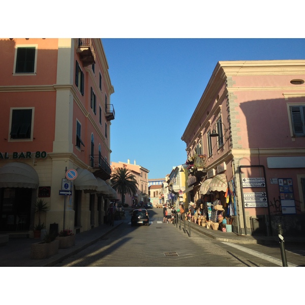 รูปถ่าย อิตาลี(Italy) ซาร์ดิเนีย(Sardinia) ซันตาเตเรซากัลลูรา(Santa Teresa Gallura) 2015-06 9