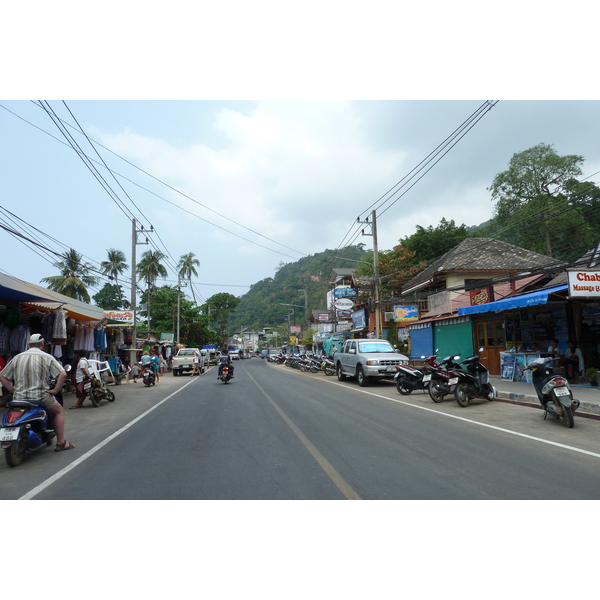 รูปถ่าย ไทย(Thailand) เกาะช้าง(Ko Chang) ถนนบนเกาะ(Island road) 2011-02 22