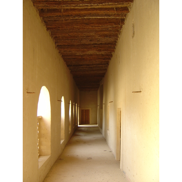 รูปถ่าย สหรัฐอาหรับเอมิเรตส์(United Arab Emirates) อาเลอิน(Al Ain) ป้อมจาลี(Jahli Fort) 2005-03 16