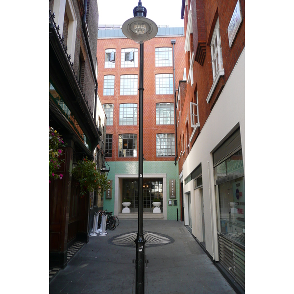รูปถ่าย อังกฤษ(United Kingdom) ลอนดอน(London) ถนนวอร์ดอร์(Wardour Street) 2007-09 9