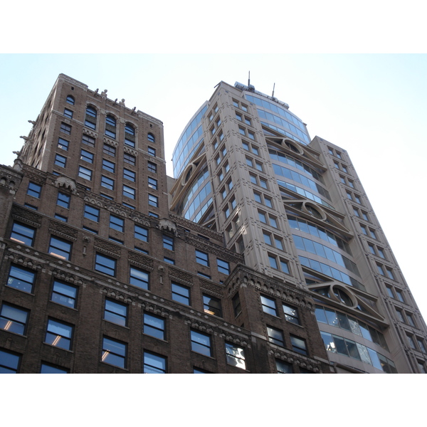 รูปถ่าย สหรัฐอเมริกา(United States) นิวยอร์ก(New York) ตามถนนฟิฟท์อเวนิว(down the 5th Avenue) 2006-03 30