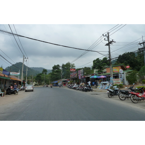 รูปถ่าย ไทย(Thailand) เกาะช้าง(Ko Chang) ถนนบนเกาะ(Island road) 2011-02 6
