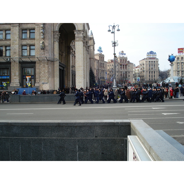 รูปถ่าย ยูเครน(Ukraine) เคียฟ(Kiev) ถนนเครชชาตือค(Kreschatyk Street) 2007-03 62