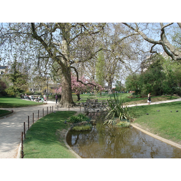 รูปถ่าย ฝรั่งเศส(France) ปารีส(Paris) สวนบาตีญอล(Square des Batignolles) 2006-04 0