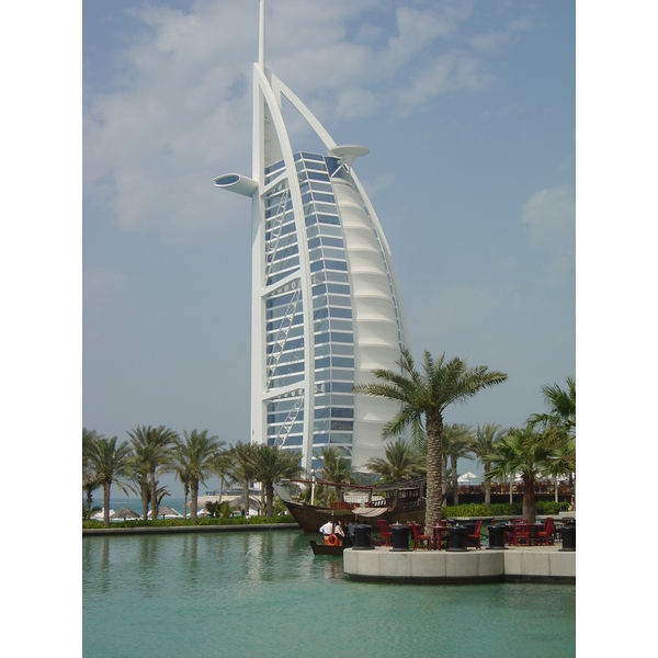 รูปถ่าย สหรัฐอาหรับเอมิเรตส์(United Arab Emirates) ดูไบ(Dubai) มะดีนัตจุมัยเราะห์(Medina Jumeirah) 2005-03 10