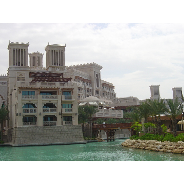 รูปถ่าย สหรัฐอาหรับเอมิเรตส์(United Arab Emirates) ดูไบ(Dubai) มะดีนัตจุมัยเราะห์(Medina Jumeirah) 2005-03 15