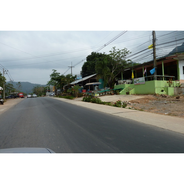 รูปถ่าย ไทย(Thailand) เกาะช้าง(Ko Chang) ถนนบนเกาะ(Island road) 2011-02 66