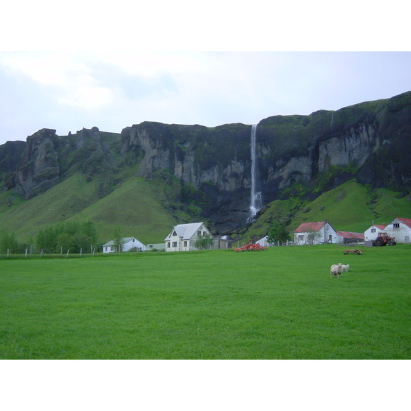 รูปถ่าย ไอซ์แลนด์(Iceland) ถนนหมายเลข 1 จากโยกุลซาร์เลานไปวีก(Road 1 Jokulsarlon to vik) 2003-06 7