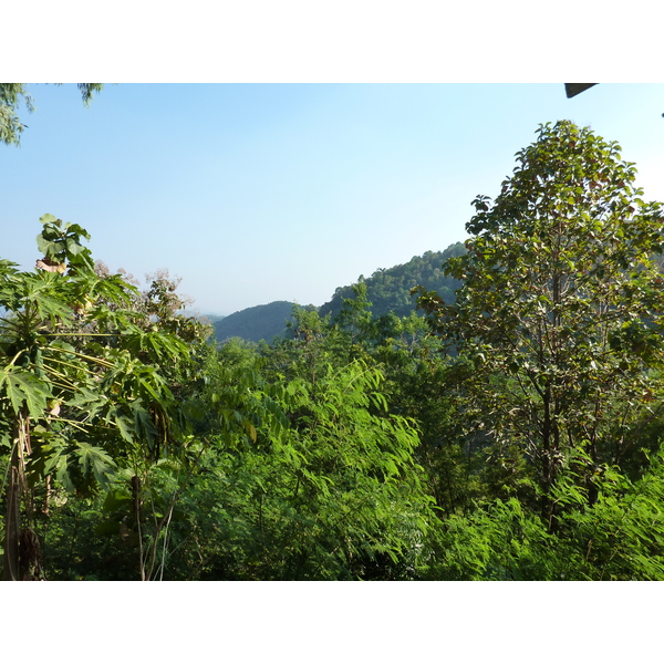 รูปถ่าย ไทย(Thailand) ถนนจากเชียงใหม่ไปพิษณุโลก(Chiang Mai to Phitsanulok road) 2009-12 2
