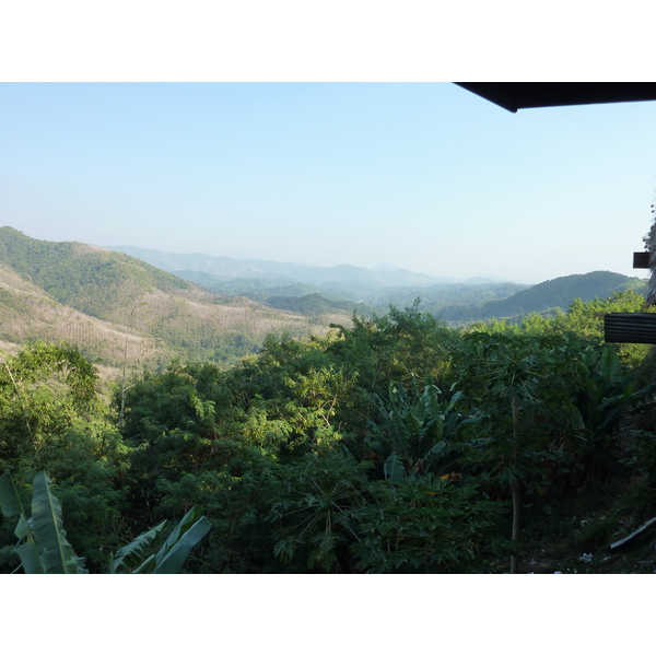 รูปถ่าย ไทย(Thailand) ถนนจากเชียงใหม่ไปพิษณุโลก(Chiang Mai to Phitsanulok road) 2009-12 4