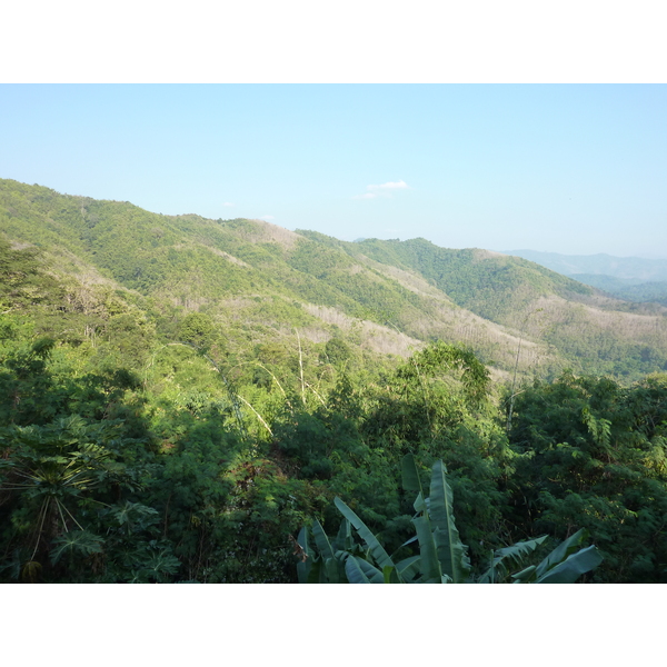 รูปถ่าย ไทย(Thailand) ถนนจากเชียงใหม่ไปพิษณุโลก(Chiang Mai to Phitsanulok road) 2009-12 6