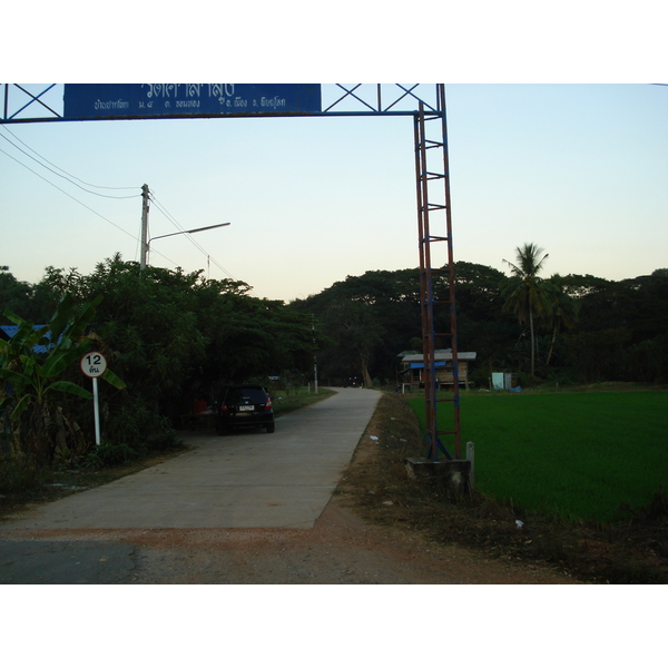 รูปถ่าย ไทย(Thailand) พิษณุโลก(Phitsanulok) ถนนจอมทอง(Jomthong Road) 2008-01 2