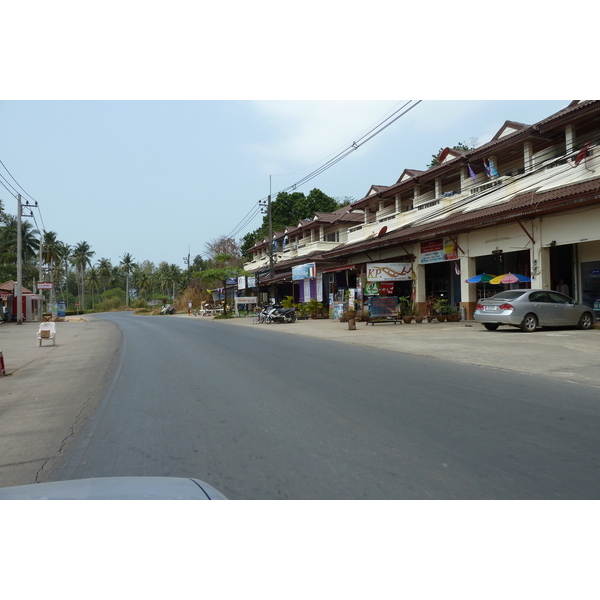 รูปถ่าย ไทย(Thailand) เกาะช้าง(Ko Chang) ถนนบนเกาะ(Island road) 2011-02 53