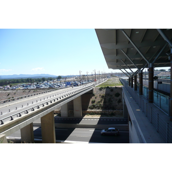 รูปถ่าย ฝรั่งเศส(France) แอ็กซ์-อ็อง-โพรว็องส์(Aix en Provence) สถานีรถไฟ TGV(TGV Train Station) 2008-04 4