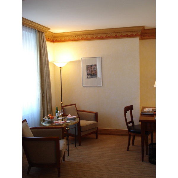 รูปถ่าย สวิสเซอร์แลนด์(Switzerland) ปองเทรซีน่า(Pontresina) โรงแรมแกรนด์โครเนนโฮฟ(Grand Hotel Kronenhof) 2007-01 35