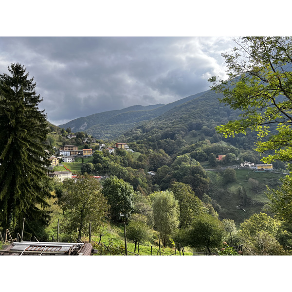 รูปถ่าย สวิสเซอร์แลนด์(Switzerland) อาโรนโญ(Arogno) 2023-10 4