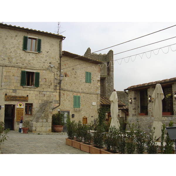 รูปถ่าย อิตาลี(Italy) มงเตอร์ริกกิโอนี(Monteriggioni) 2004-03 10