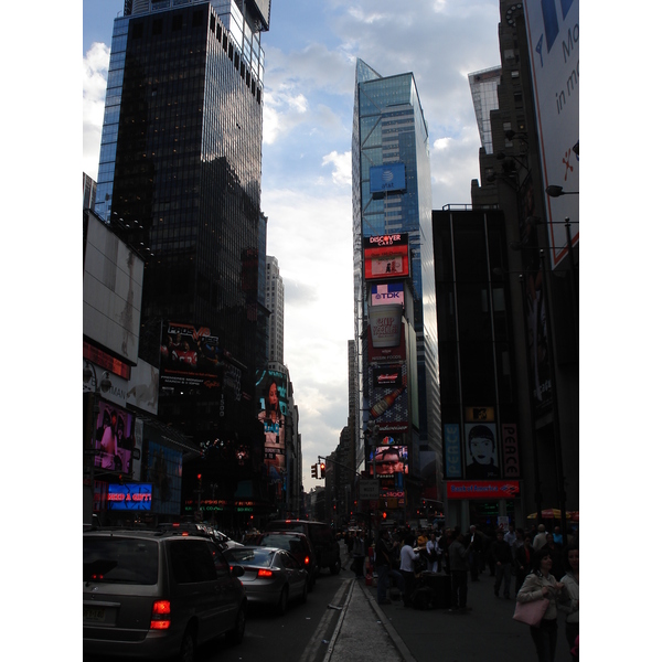 รูปถ่าย สหรัฐอเมริกา(United States) นิวยอร์ก(New York) ไทม์สแควร์(Times Square) 2006-03 25