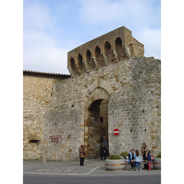 รูปถ่าย อิตาลี(Italy) ซานจีมิญญาโน(San Gimignano) 2004-03 28