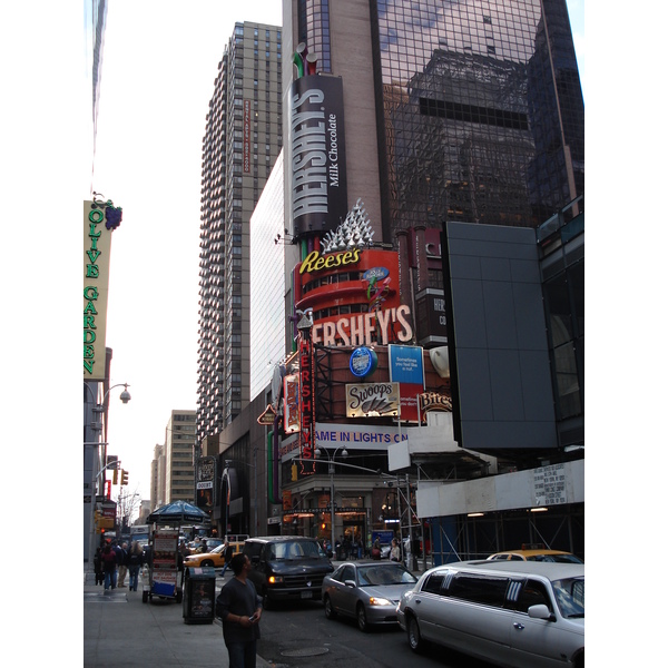 รูปถ่าย สหรัฐอเมริกา(United States) นิวยอร์ก(New York) ไทม์สแควร์(Times Square) 2006-03 23