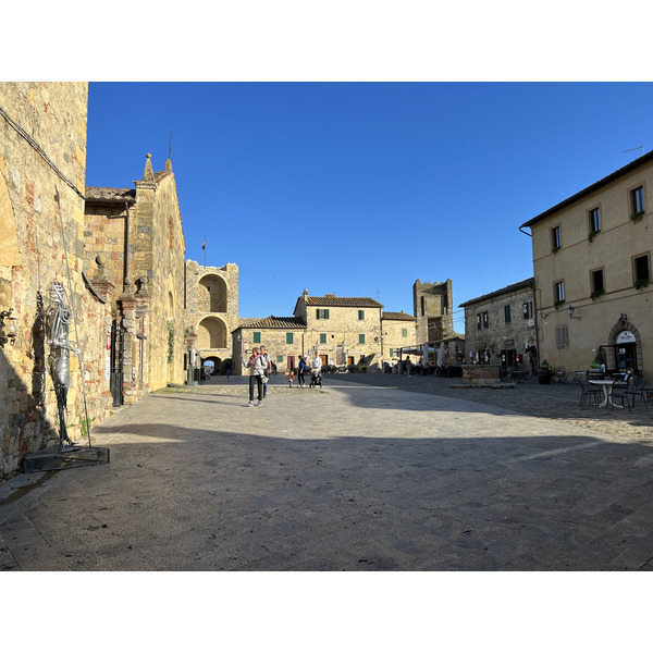 รูปถ่าย อิตาลี(Italy) มงเตอร์ริกกิโอนี(Monteriggioni) 2021-09 27